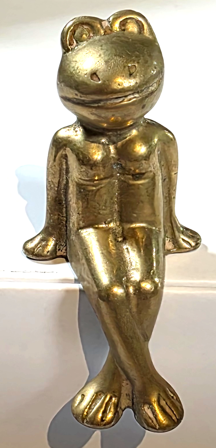 (image for) Frog Sitting Tiller Pin